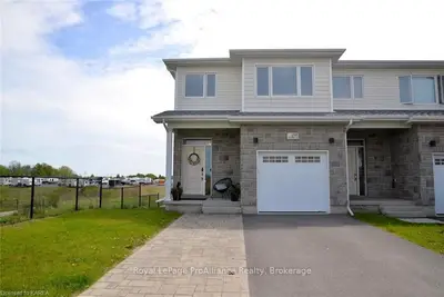 296 Holden Street, Kingston, On K7p 0m2