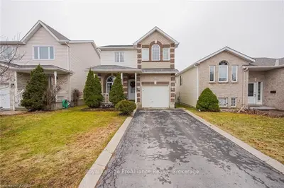 1368 Thornwood Crescent, Kingston, On K7p 3b5