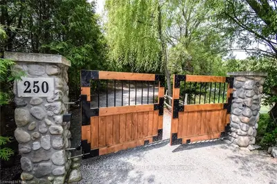250 NIVEN Road, Niagara-on-the-Lake, ON L0S 1J0