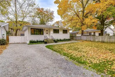 1 Shakespeare Avenue, Niagara-on-the-lake, On L0s 1j0
