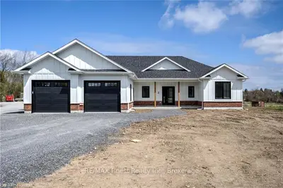 Detached in Frontenac