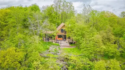 Detached in Frontenac