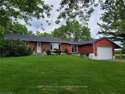 Detached in Frontenac