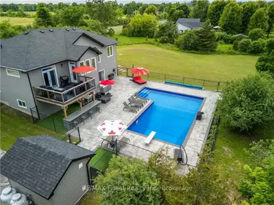 Detached in Frontenac