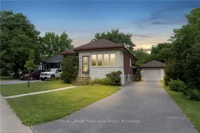 Detached in Kingston