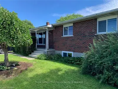Detached in Kingston