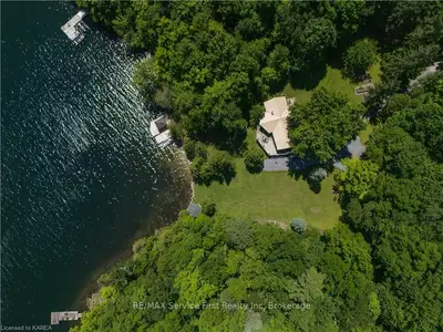 Detached in Frontenac