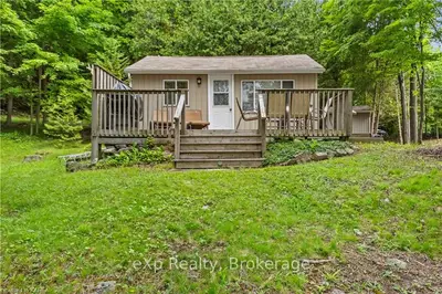 Detached in Frontenac