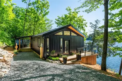 Detached in Frontenac