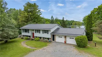 Detached in Frontenac
