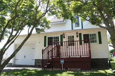 Detached in Lansdowne Village