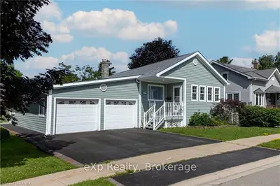Detached in Gananoque