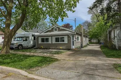 17 Churchill Street, St. Catharines, On L2s 2p3