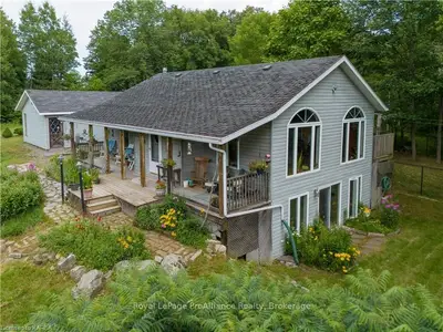 Detached in Frontenac