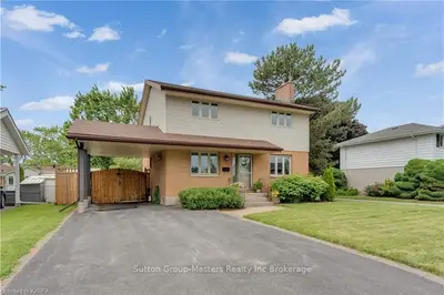 Detached in Kingston