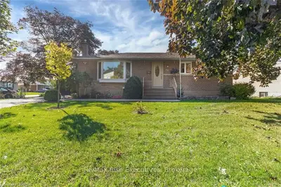 Condo Apartment in Loyalist