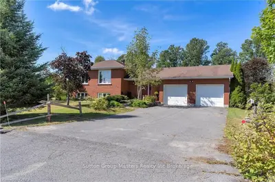 Detached in Frontenac