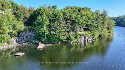 105 Taber Hill Lane, Rideau Lakes, On K0g 1e0