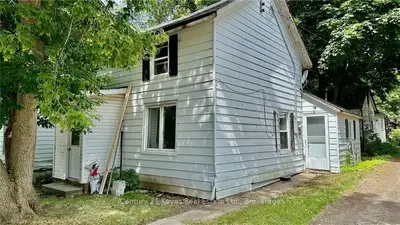 Detached in Gananoque