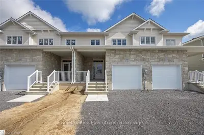 Att/Row/Townhouse in Kingston