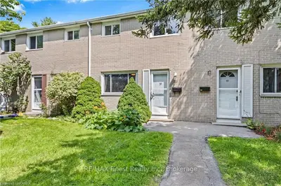 Condo Townhouse in Kingston