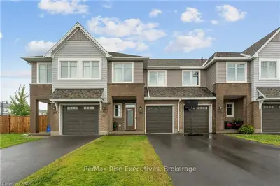 Att/Row/Townhouse in Kingston