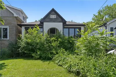 Detached in Kingston