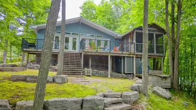 Detached in Frontenac