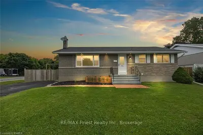 Detached in Loyalist