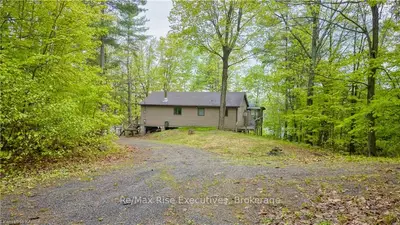 Detached in Frontenac