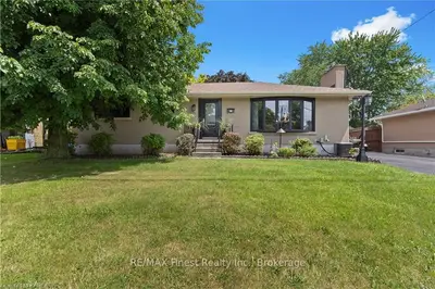 Detached in Loyalist