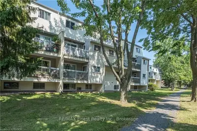 Condo Townhouse in Kingston