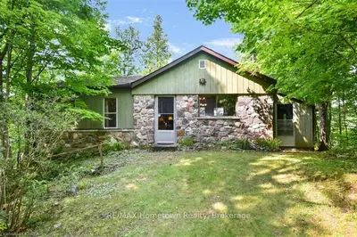 Detached in Frontenac