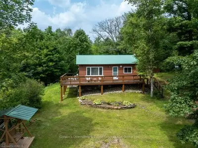 Detached in Frontenac
