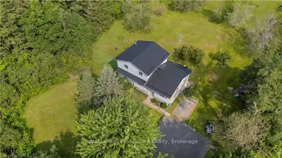 Detached in Frontenac