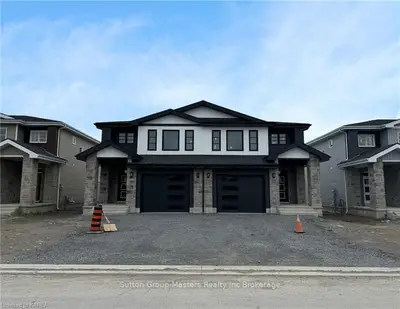 Semi-Detached in Loyalist
