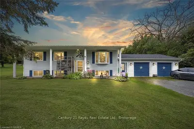 Detached in Frontenac