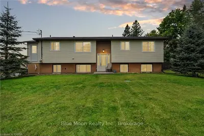 Detached in Frontenac