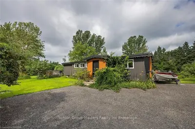 Detached in Stone Mills