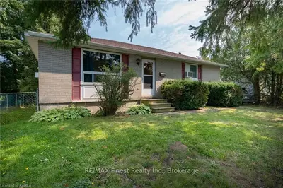 Detached in Kingston