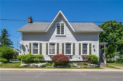 Detached in Frontenac