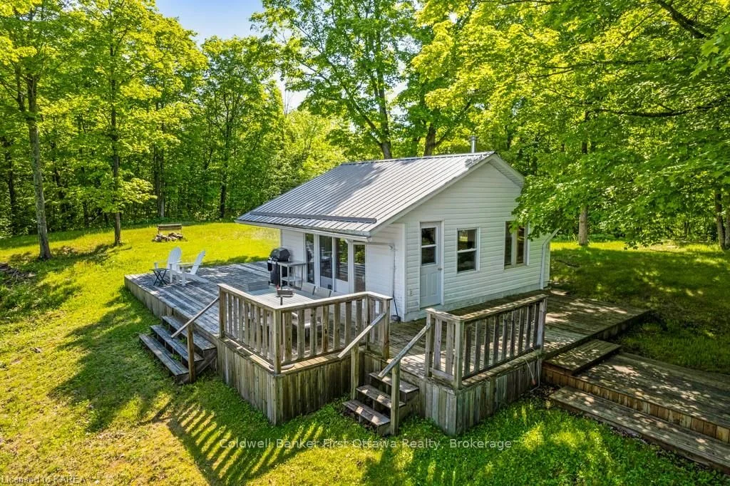 1262 ENNIS Road, Tay Valley, ON K0G 1A0