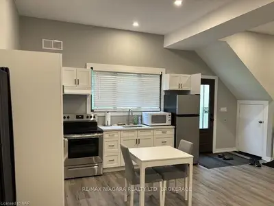927 LAKESHORE Road E Main Floor, Port Colborne, ON L3K 5V3