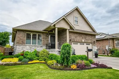 122 Hampton Avenue, Port Colborne, On L3k 5r9
