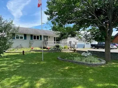 157 Station Road, Front Of Leeds & Seeleys Bay, On K7g 2v4