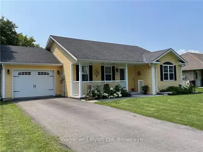 Detached in Deseronto