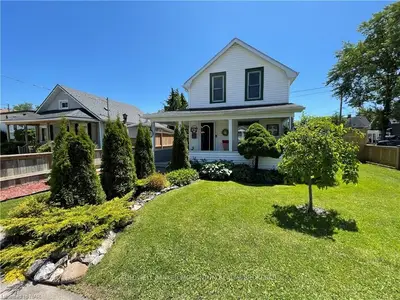 210 Borden Avenue, Port Colborne, On L3k 3z8