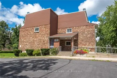 Condo Townhouse in Kingston