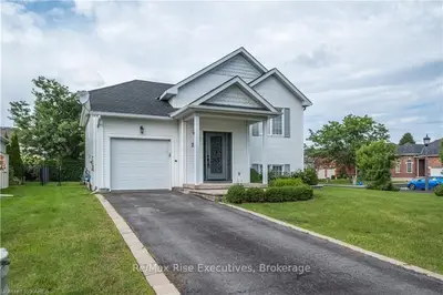 Detached in Loyalist