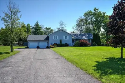 Detached in Loyalist